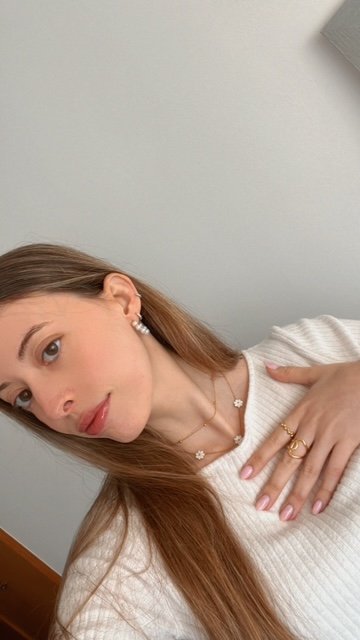 {"eId":"365804965791879","CameraPosition":2}