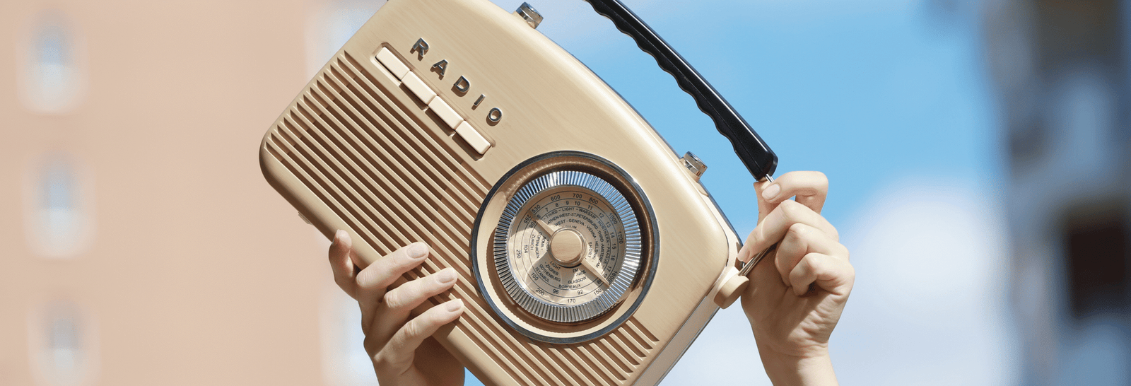 Agencia de marketing Brilla Influencers y Comunicación: servicios de radio y podcast