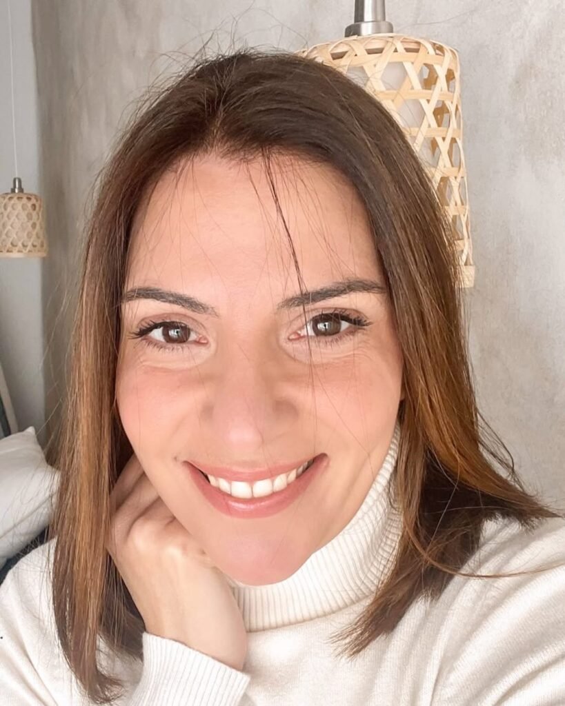 Ana Mayor Camarena creadora UGC lifestyle belleza y contenido natural en interiores y exteriores Agencia de marketing digital Brilla influencers y Comunicación