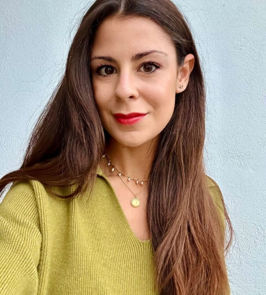 Miriam Garrido, influencer y creadora de contenido UGC, con su estilo personal.