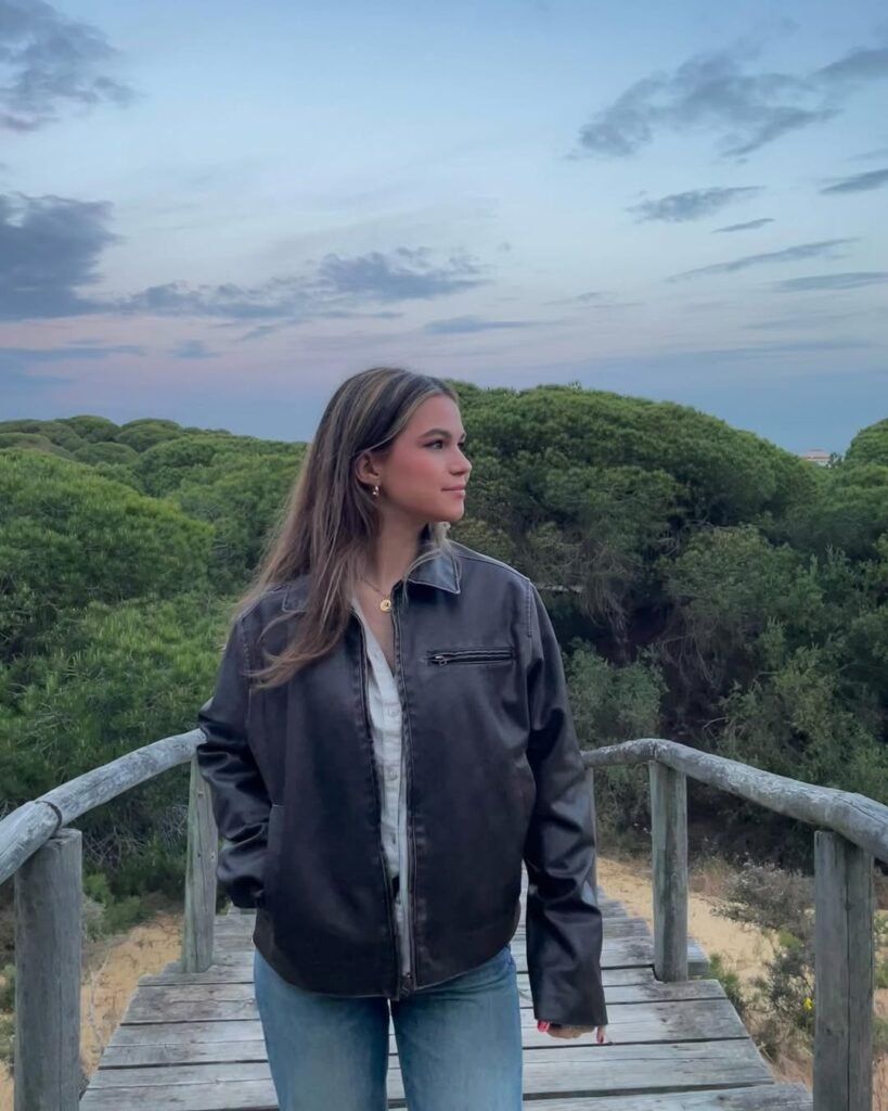 Paula Olivia León creadora UGC sesión lifestyle al aire libre