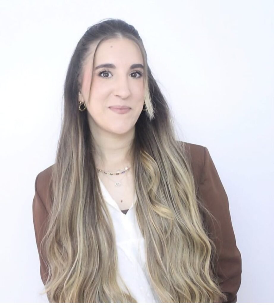 Encarnita Iniesta UGC retrato profesional para Agencia de marketing digital Brilla Influencers y Comunicación