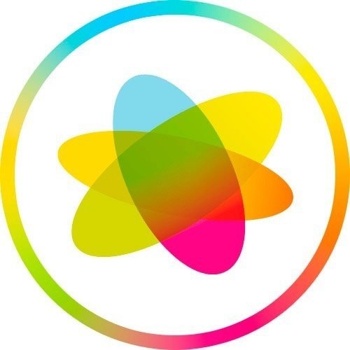 Logo multicolor con diseño abstracto y degradado circular | Agencia Brilla.