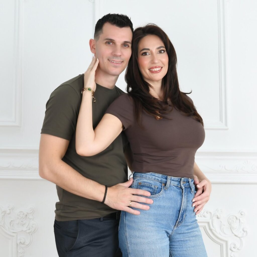 Daniel Gil Sarabia y Anais en retrato de pareja para contenido lifestyle y campañas de marca | Agencia Brilla.