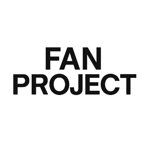Logo de FAN PROJECT en tipografía negra sobre fondo transparente | Agencia Brilla Influencers