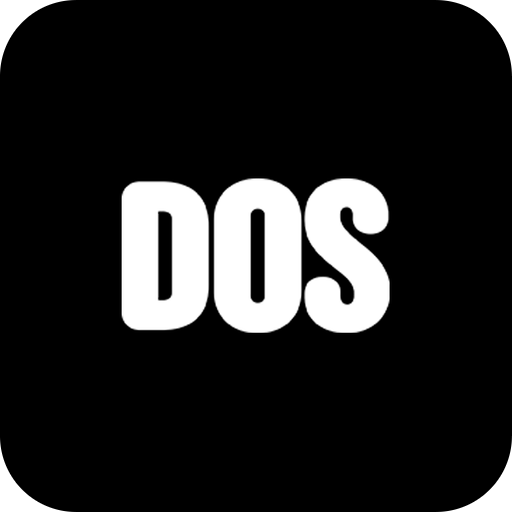 Logo de DOS en letras blancas de gran formato sobre fondo negro | Agencia Brilla Influencers