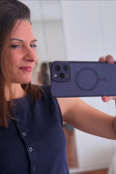 Ana Mayor Camarena UGC selfie espejo lifestyle para Agencia de marketing digital Brilla Influencers y Comunicación