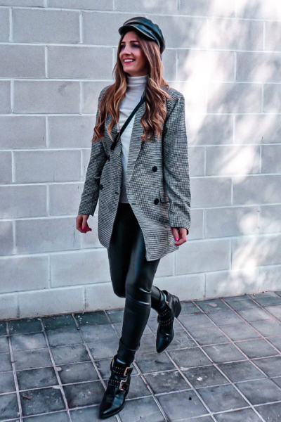 Sonia Gallart influencer UGC Murcia con look urbano elegante de moda | Agencia Brilla Influencers
