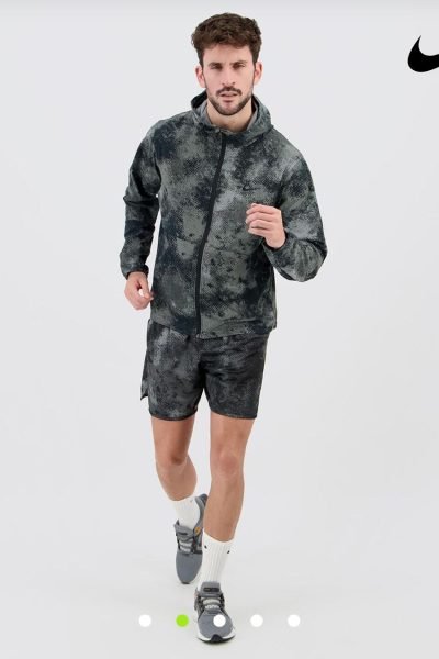 Curro Ávila usando ropa deportiva de Nike, colaborador de la Agencia de marketing digital Brilla Influencers y Comunicación