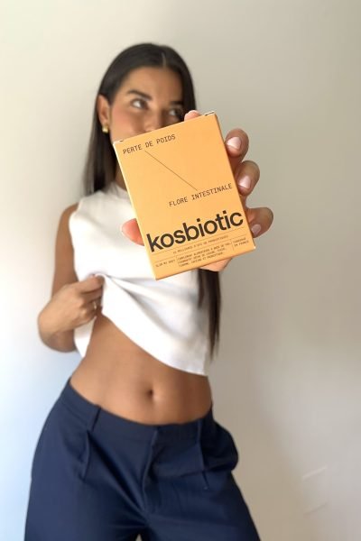 Creadora UGC Itzíar Palomar Cuadrado presentando productos de bienestar y belleza para campañas de marcas en redes sociales | Agencia Brilla Influencers.