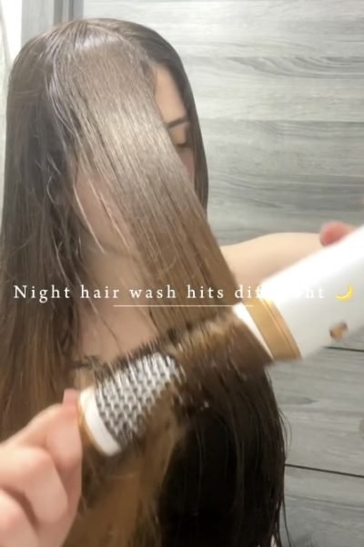 Leire Gabarron realizando una rutina de cuidado capilar y secado de cabello para marcas de haircare y belleza.