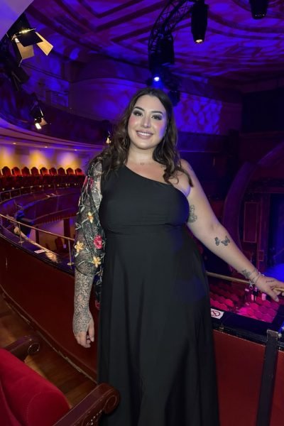 Paula Fernández Ballesteros asistiendo a una gala y evento social, colaborando con marcas de lifestyle, eventos y moda – Agencia Brilla.