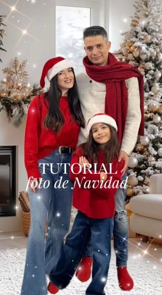 Sandra Villaespesa creadora UGC con su familia en sesión de foto navideña en casa