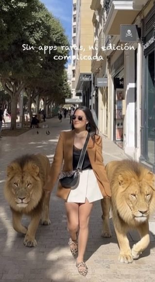 Sandra Villaespesa creadora UGC caminando por ciudad con efecto visual de leones contenido viral Instagram