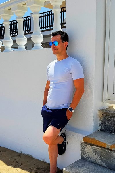Daniel Gil Sarabia creador UGC en contenido de viajes, moda y lifestyle en exteriores | Agencia Brilla.