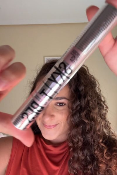 Influencer UGC Mercedes Perez colaborando con marcas de belleza y lifestyle en redes sociales – Agencia Brilla.