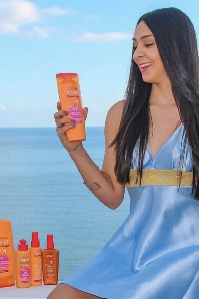 UGC Genesis Alemany creando contenido de belleza y cuidado capilar frente al mar – Agencia Brilla.