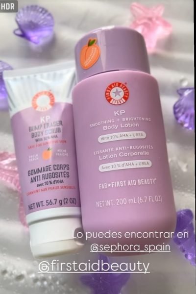UGC promocionando productos First Aid Beauty para cuidado corporal y piel luminosa – Agencia Brilla.