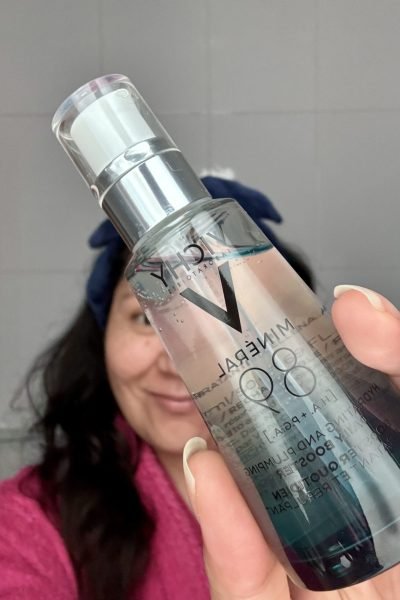 UGC Kimi Yamada creando contenido beauty para marcas de skincare, cuidado facial y productos cosméticos – Agencia Brilla.