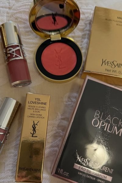 YSL LoveShine Lipstick, Make Me Blush, y Black Opium Perfume