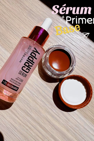Producto Maybelline Grippy Serum junto a producto de maquillaje en contenido de belleza de Cristina Llopart | Agencia Brilla Influencers.